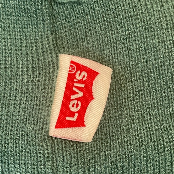 Levi's Men's Beanie Green Comfy Leather Logo Patch Hero Hat Winter Ribbed Knit - Picture 6 of 9